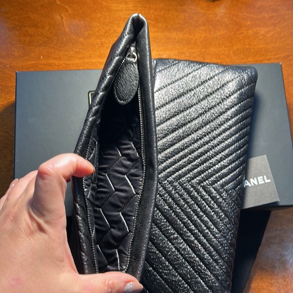 Chanel Clutch - Picture 10 of 16